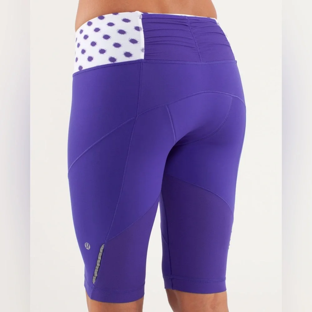 Lululemon Presta Padded Short in Bruised Berry / High Noon Dot White